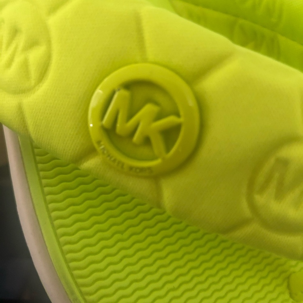 Michael Kors Lyssa Thong Sandals- Green neon - Picture 4 of 8